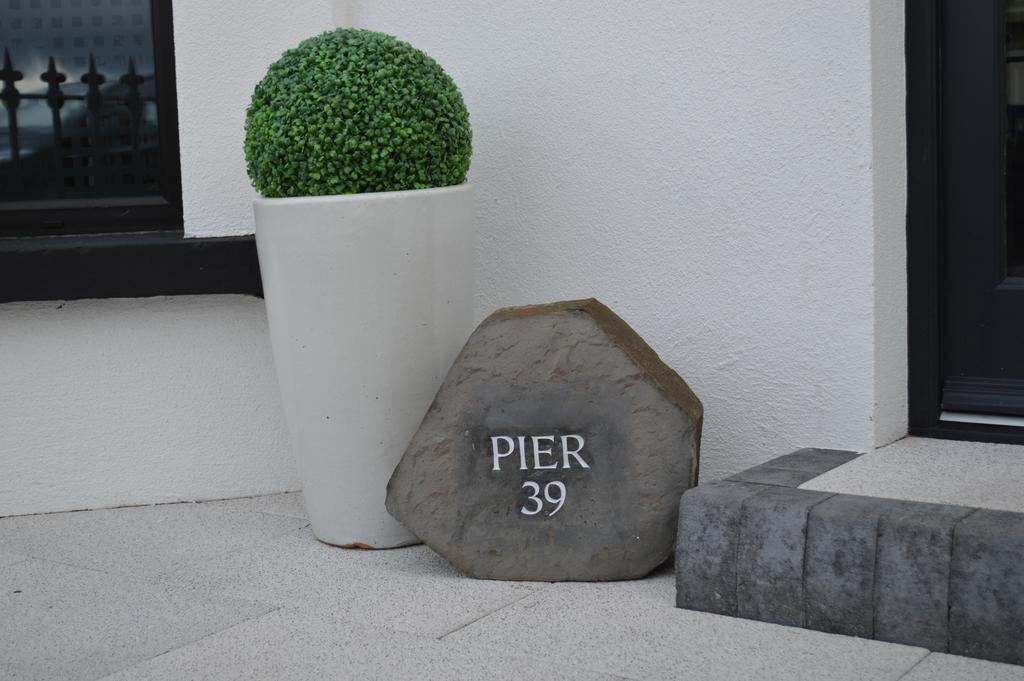Pier39Portrush Adult Only Bed & Breakfast Екстериор снимка