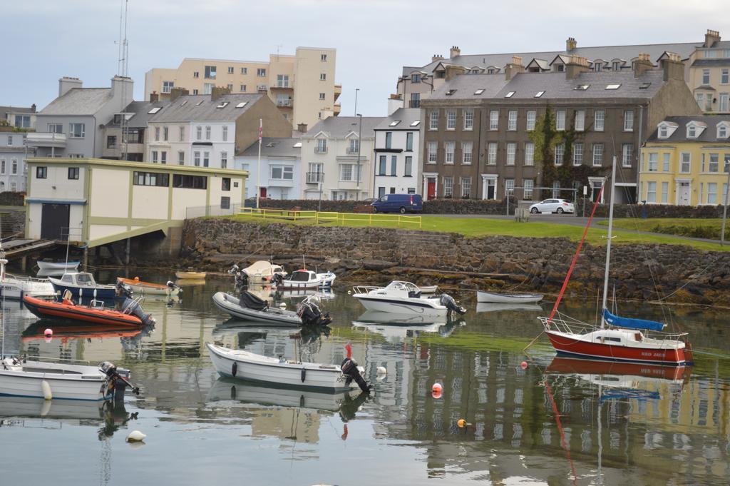 Pier39Portrush Adult Only Bed & Breakfast Екстериор снимка
